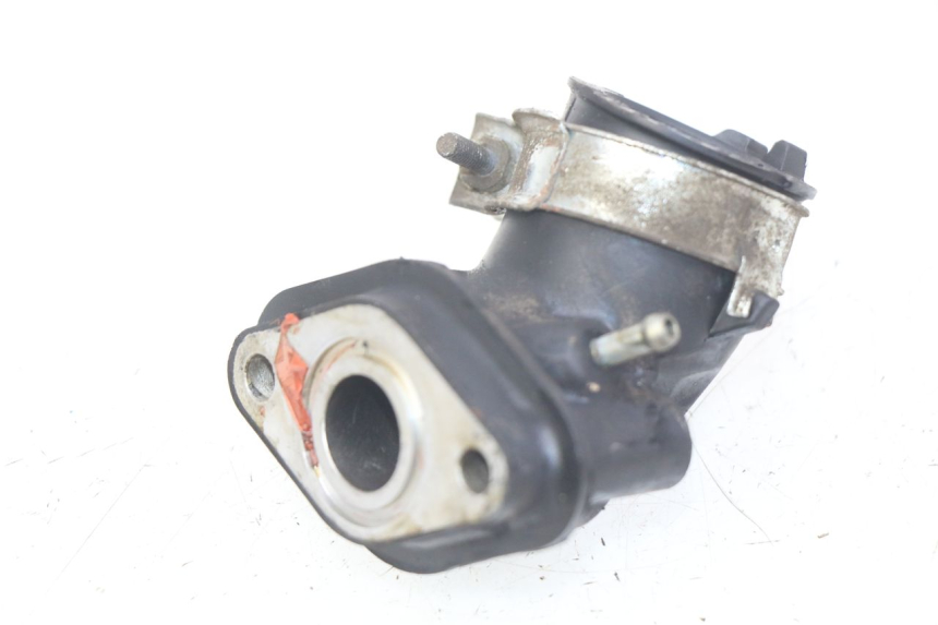 photo de TUBO DE ADMISSÃO PEUGEOT V-CLIC VCLIC 50 (2007 - 2013) - Zoom do estado de desgaste