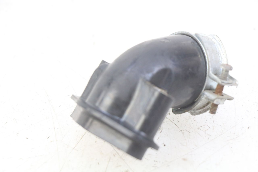 photo de TUBO DE ADMISSÃO PEUGEOT V-CLIC VCLIC 50 (2007 - 2013) - Zoom do estado de desgaste