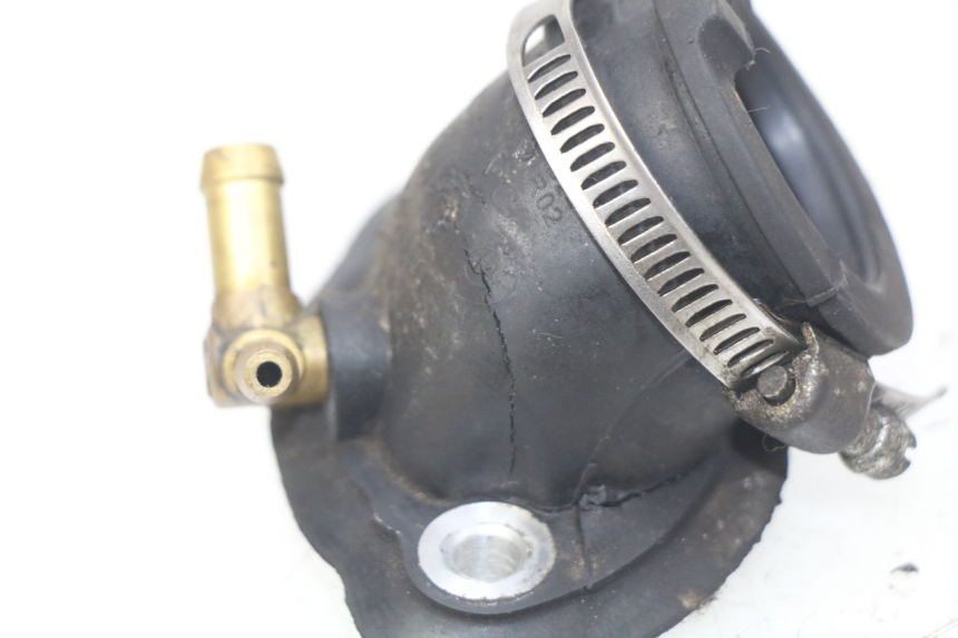photo de TUBO DE ADMISSÃO PIAGGIO VESPA LX 125 (2005 - 2010) - Outro ângulo de visão