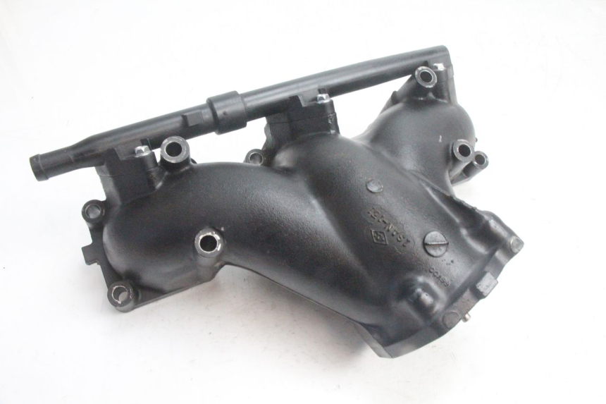 photo de TUBO DE ADMISSÃO YAMAHA WAVE RUNNER GP R 1200 (2000 - 2003) - Vista principal
