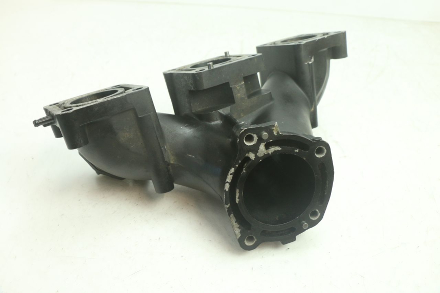 photo de TUBO DE ADMISSÃO YAMAHA WAVE RUNNER GP R 1200 (2000 - 2003) - Zoom do estado de desgaste