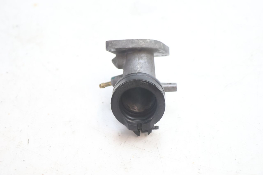 photo de TUBO DE ADMISSÃO YAMAHA XMAX X-MAX 125 (2006 - 2009) - Pontos de fixação