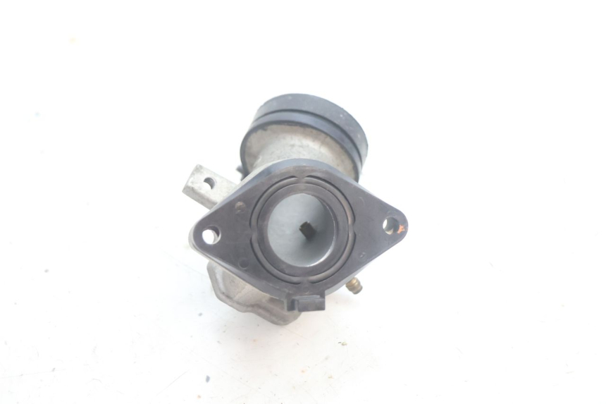 photo de TUBO DE ADMISSÃO YAMAHA X-MAX XMAX 125 (2010 - 2013) - Pontos de fixação