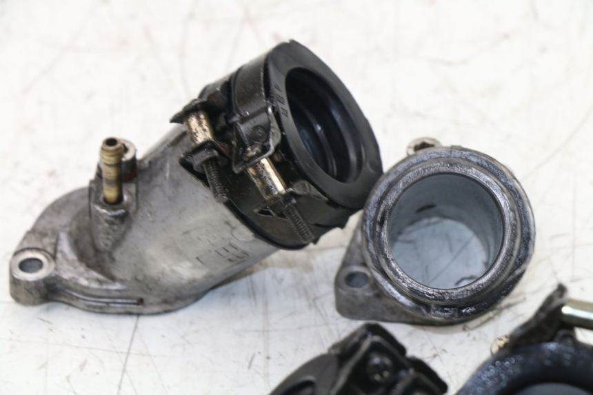 photo de TUBO DE ADMISSÃO YAMAHA XJS DIVERSION 600 (1997 - 1999) - Zoom do estado de desgaste