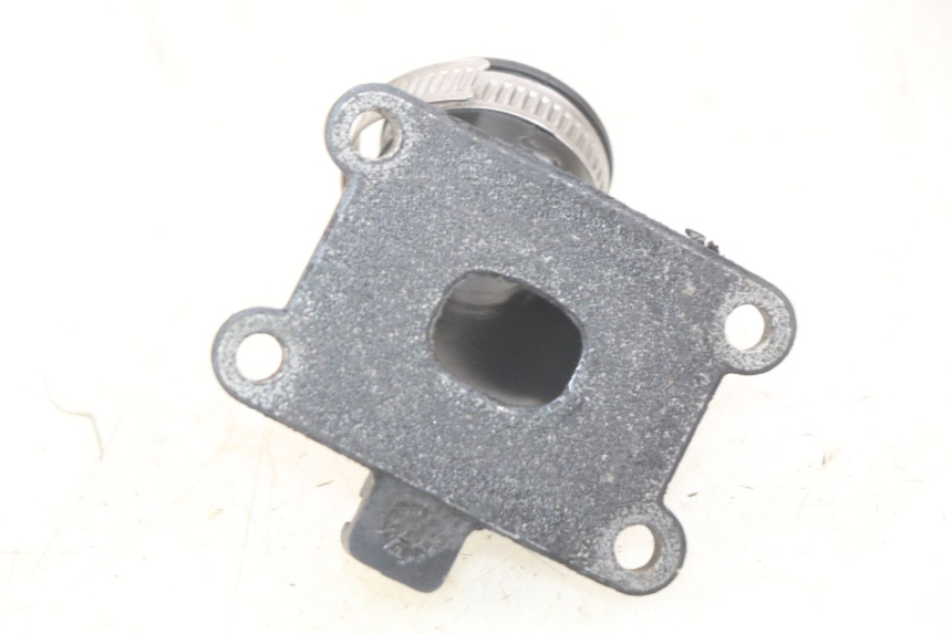 photo de TUBO DE ADMISSÃO PEUGEOT XP6 50 (2006 - 2011) - Detalhe da peça