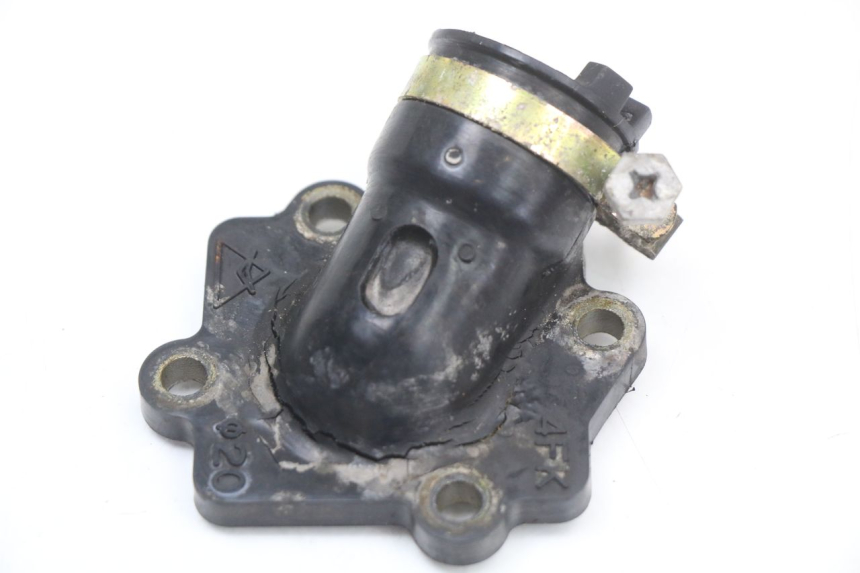 photo de TUBO DE ADMISSÃO YAMAHA YE ZEST 50 (1992 - 1998) - Zoom do estado de desgaste