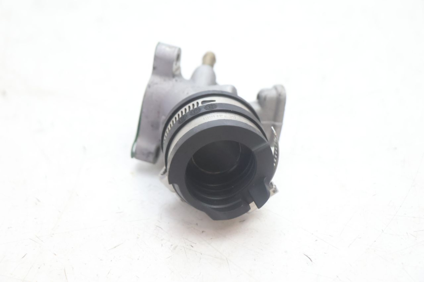 photo de TUBO DE ADMISSÃO PIAGGIO ZIP IGET 4T 50 (2021 - 2023) - Vista geral