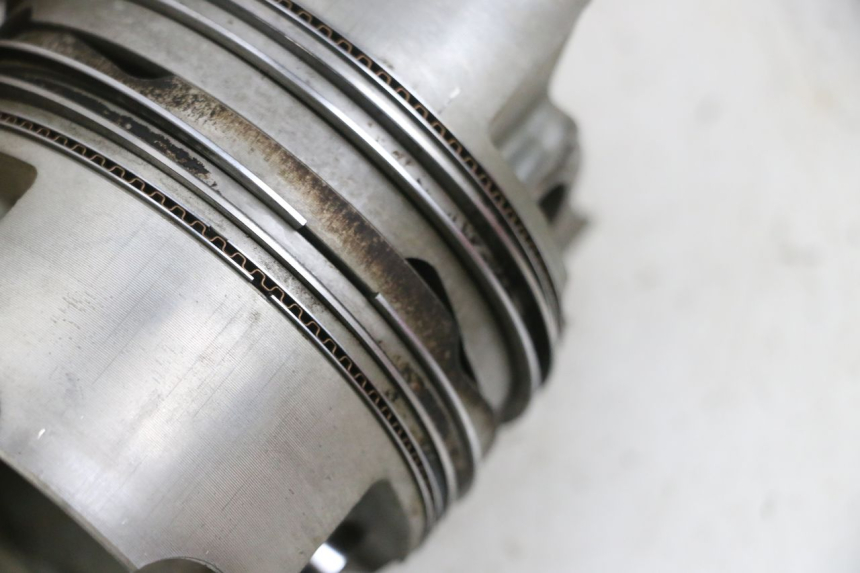 photo de Pistão SUZUKI BURGMAN EXECUTIVE ABS 650 (2006 - 2012) - Outro ângulo de visão