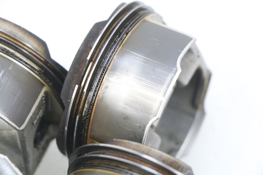 photo de Pistão HONDA CBRF CBR-F PC41 600 (2011 - 2013) - Outro ângulo de visão