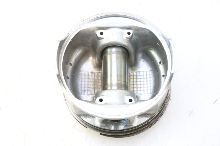 photo de PISTÃO SUZUKI DR S 600 (1985 - 1989) - Pontos de fixação