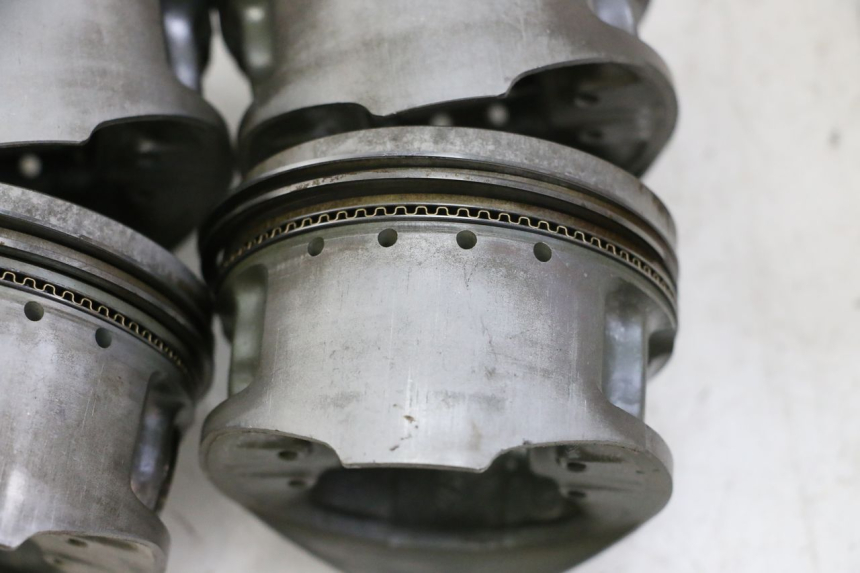 photo de Pistão YAMAHA FJ 36Y 1100 (1984 - 1985) - Pontos de fixação