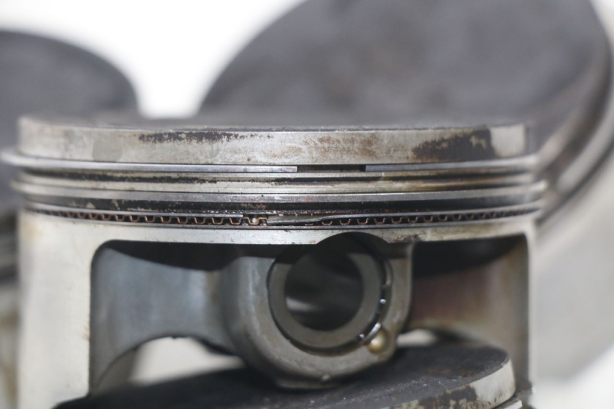 photo de Pistão YAMAHA FJR ABS 1300 (2006 - 2012) - Detalhe da peça