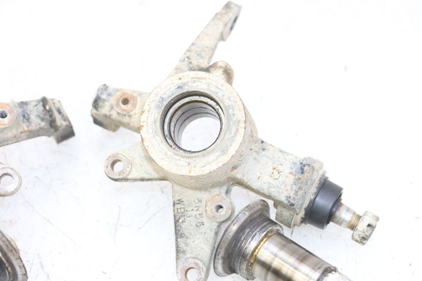 photo de PIVÔ DE SUSPENSÃO YAMAHA YFM BRUIN 350 (2003 - 2009) - Detalhes característicos