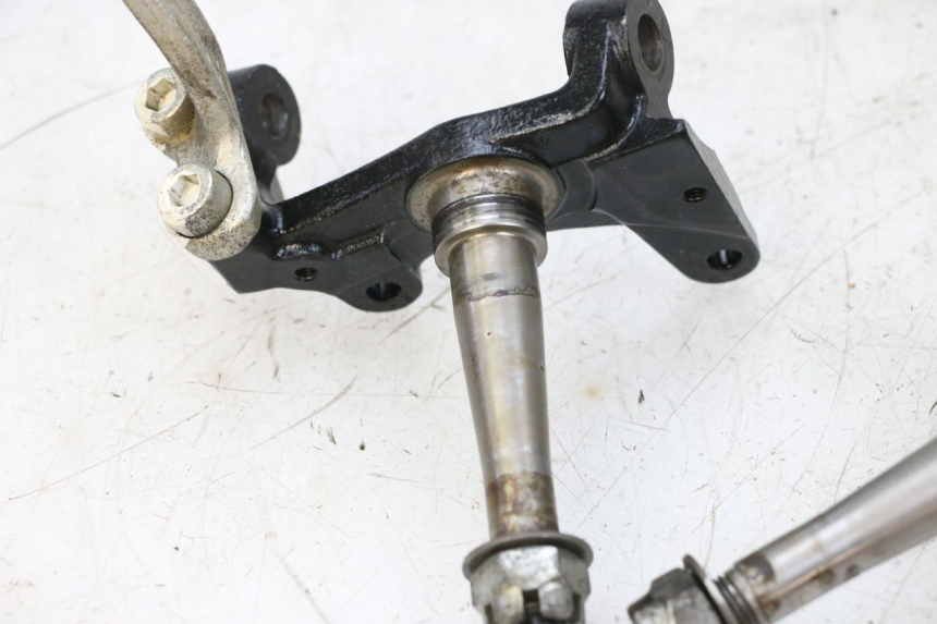 photo de PIVÔ DE SUSPENSÃO YAMAHA YFM R RAPTOR 250 (2008 - 2014) - Zoom do estado de desgaste