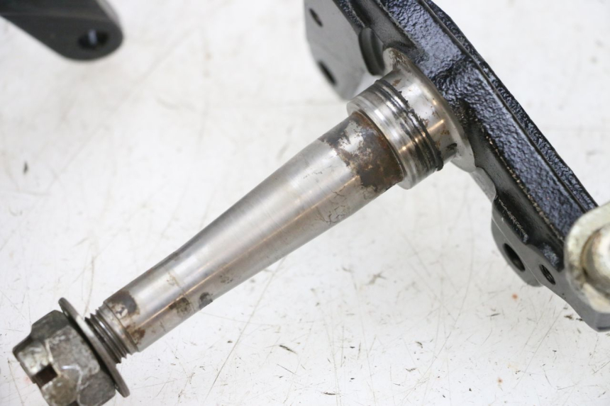 photo de PIVÔ DE SUSPENSÃO YAMAHA YFM R RAPTOR 250 (2008 - 2014) - Outro ângulo de visão