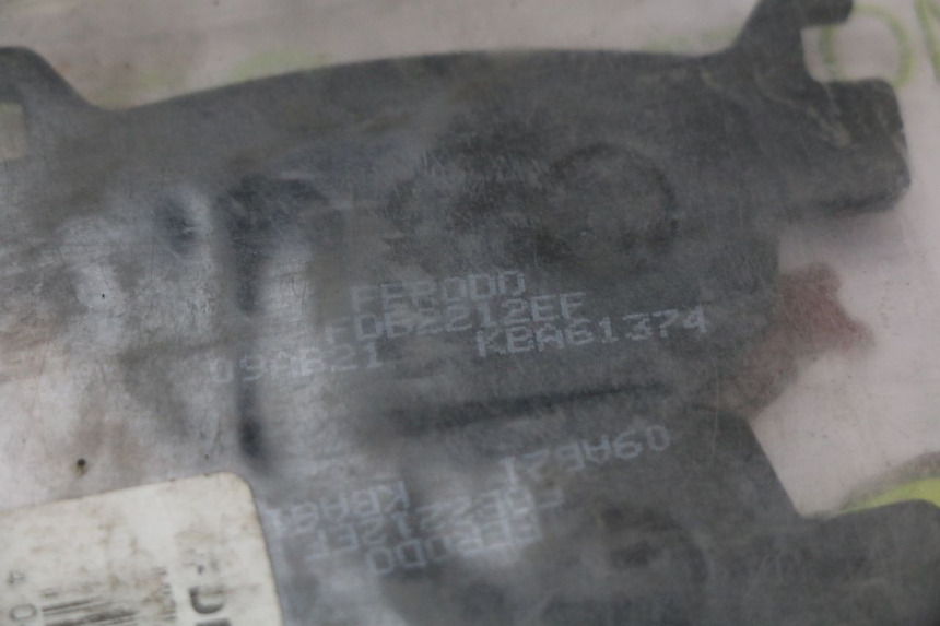 photo de PASTILHA DE FREIO TRASEIRA HONDA SH ABS 125 (2012 - 2017) - Outro ângulo de visão