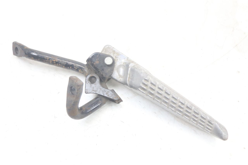 photo de SUPORTE DO DESCANSO DE PÉ TRASEIRO DIREITO JONWAY AZTRAL 125 (2008 - 2017) - Ampliação técnica
