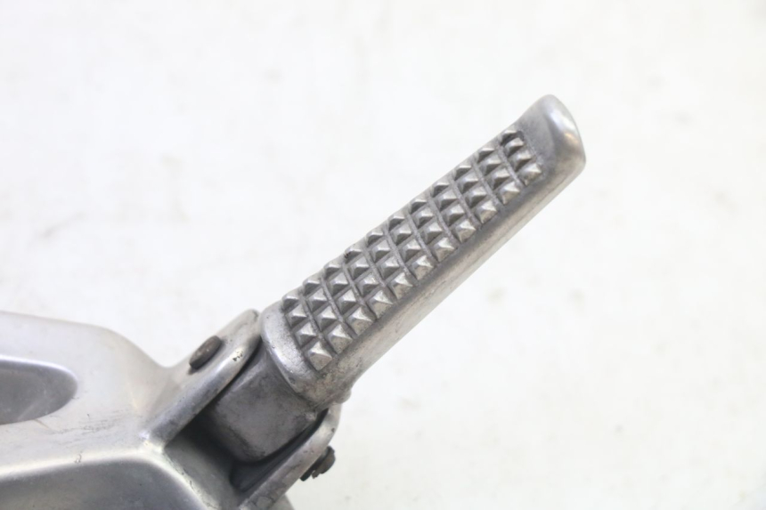 photo de SUPORTE DO DESCANSO DE PÉ TRASEIRO DIREITO HONDA CBR RR FIREBLADE 900 (1992 - 1994) - Detalhe da peça