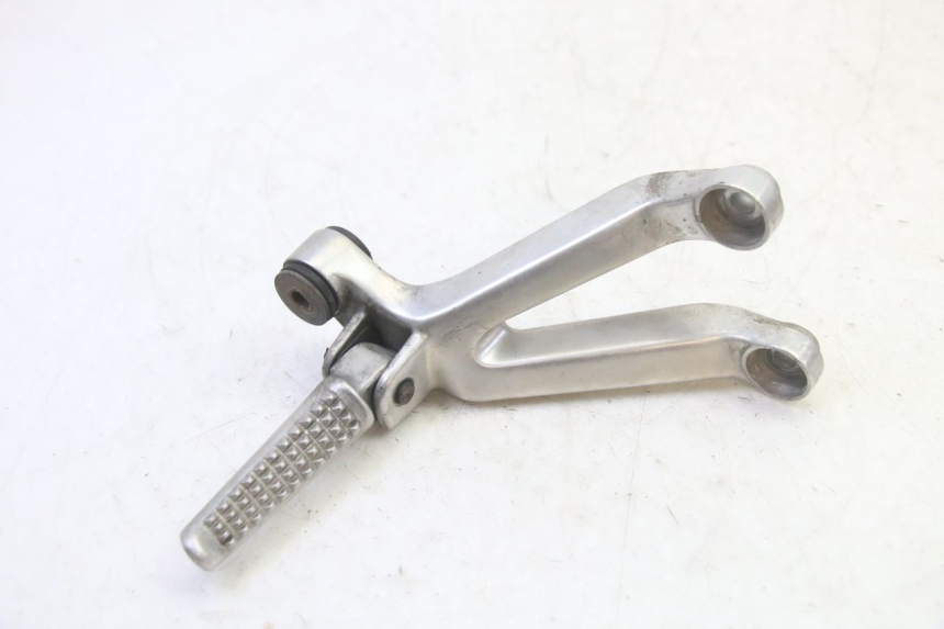 photo de SUPORTE DO DESCANSO DE PÉ TRASEIRO DIREITO HONDA CBR RR FIREBLADE 900 (1992 - 1994) - Zoom do estado de desgaste