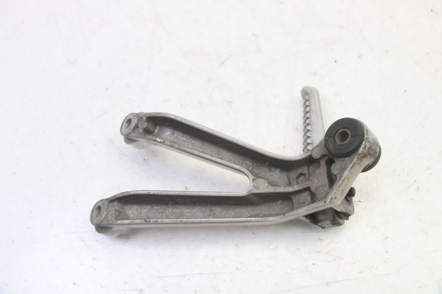 photo de SUPORTE DO DESCANSO DE PÉ TRASEIRO DIREITO HONDA CBR RR FIREBLADE 900 (1992 - 1994) - Pontos de fixação
