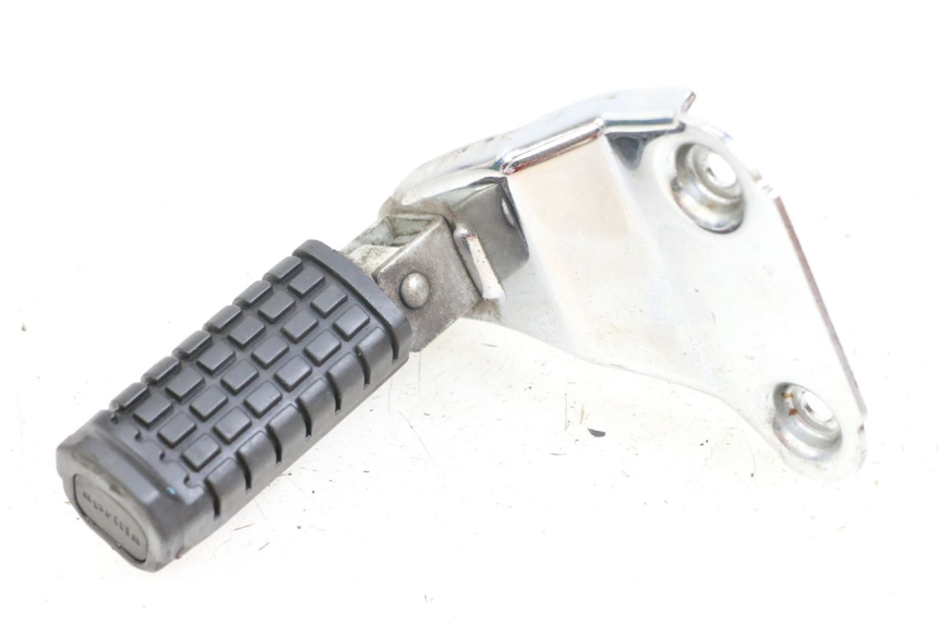 photo de SUPORTE DO DESCANSO DE PÉ TRASEIRO DIREITO APRILIA CLASSIC 125 (1995 - 2001) - Vista principal