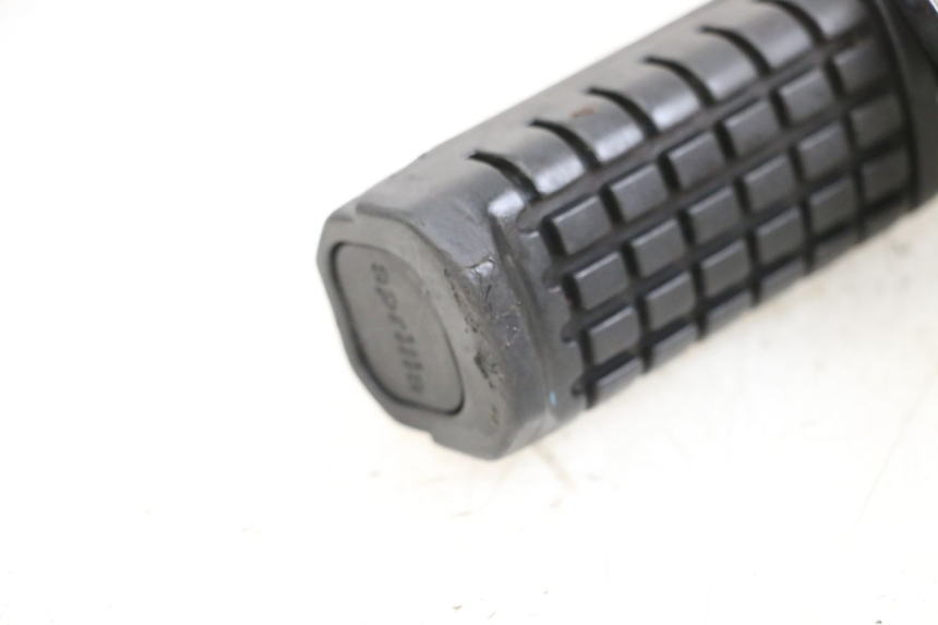 photo de SUPORTE DO DESCANSO DE PÉ TRASEIRO DIREITO APRILIA CLASSIC 125 (1995 - 2001) - Detalhe da peça
