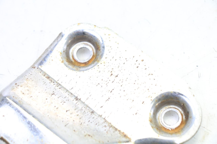 photo de SUPORTE DO DESCANSO DE PÉ TRASEIRO DIREITO APRILIA CLASSIC 125 (1995 - 2001) - Detalhe da peça