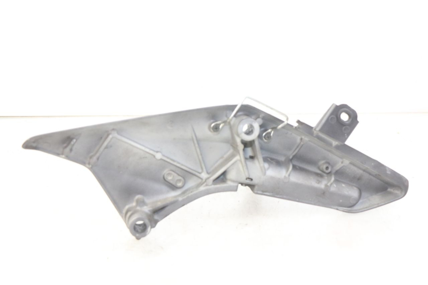 photo de SUPORTE DO DESCANSO DE PÉ TRASEIRO DIREITO HONDA FJS SILVERWING SILVER WING 400 (2009 - 2016) - Outro ângulo de visão