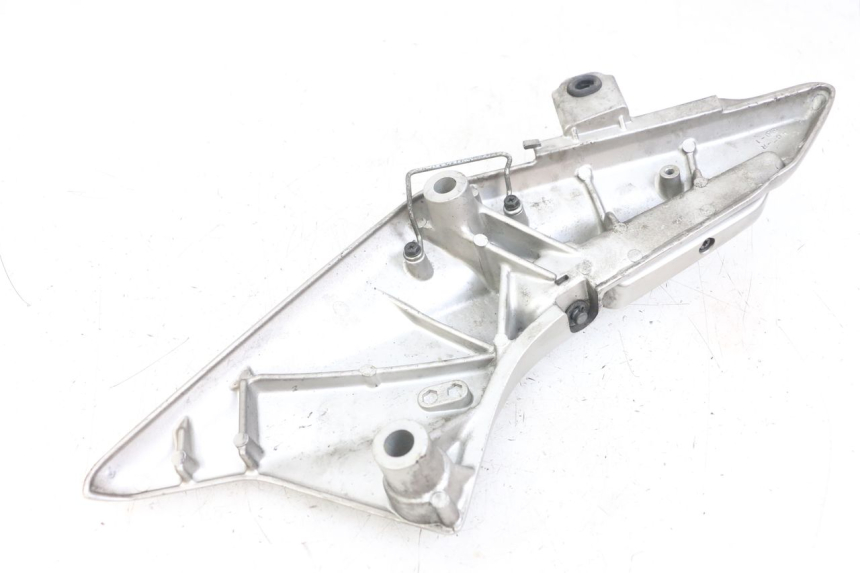 photo de SUPORTE DO DESCANSO DE PÉ TRASEIRO DIREITO HONDA FJS SILVERWING SILVER WING 600 (2001 - 2010) - Outro ângulo de visão