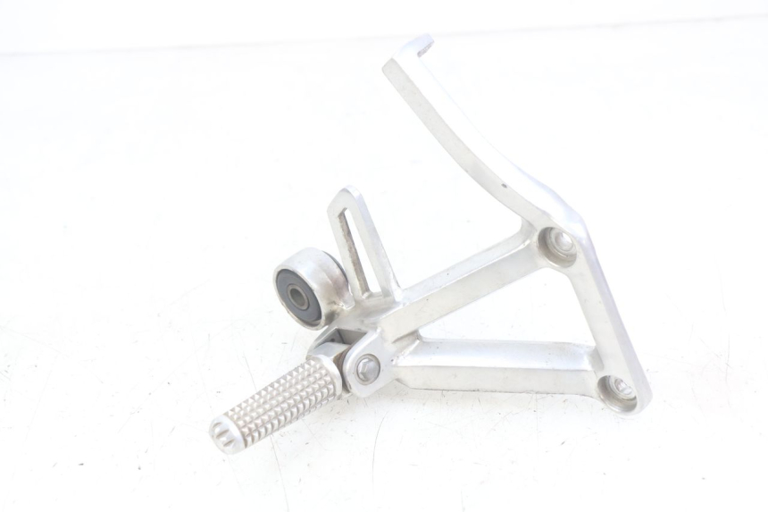 photo de SUPORTE DO DESCANSO DE PÉ TRASEIRO DIREITO YAMAHA FZS FAZER 600 (1998 - 2001) - Vista principal