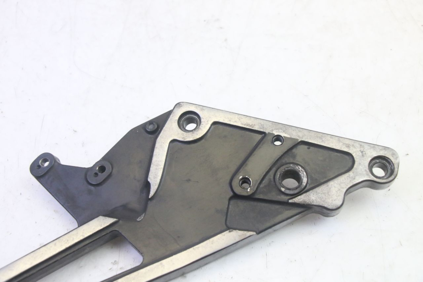 photo de SUPORTE DO DESCANSO DE PÉ TRASEIRO DIREITO KAWASAKI GPZ RX 1000 (1986 - 1988) - Zoom do estado de desgaste