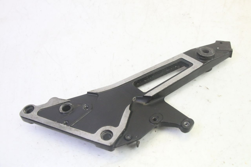 photo de SUPORTE DO DESCANSO DE PÉ TRASEIRO DIREITO KAWASAKI GPZ RX 1000 (1986 - 1988) - Outro ângulo de visão