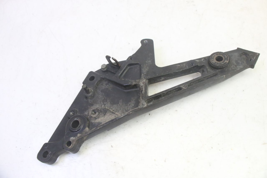 photo de SUPORTE DO DESCANSO DE PÉ TRASEIRO DIREITO KAWASAKI GPZ RX 1000 (1986 - 1988) - Ampliação técnica