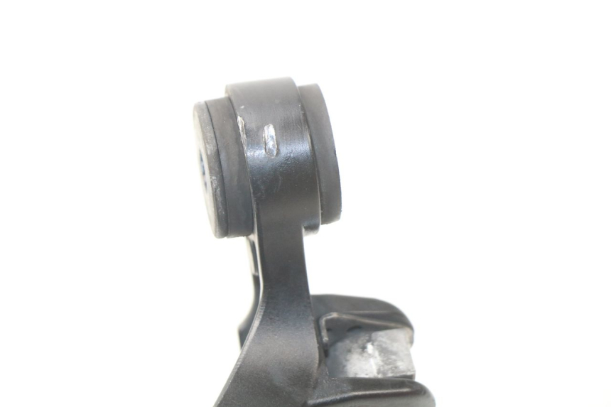 photo de SUPORTE DO DESCANSO DE PÉ TRASEIRO DIREITO SUZUKI GSX-R GSXR 750 (2011 - 2016) - Detalhe da peça