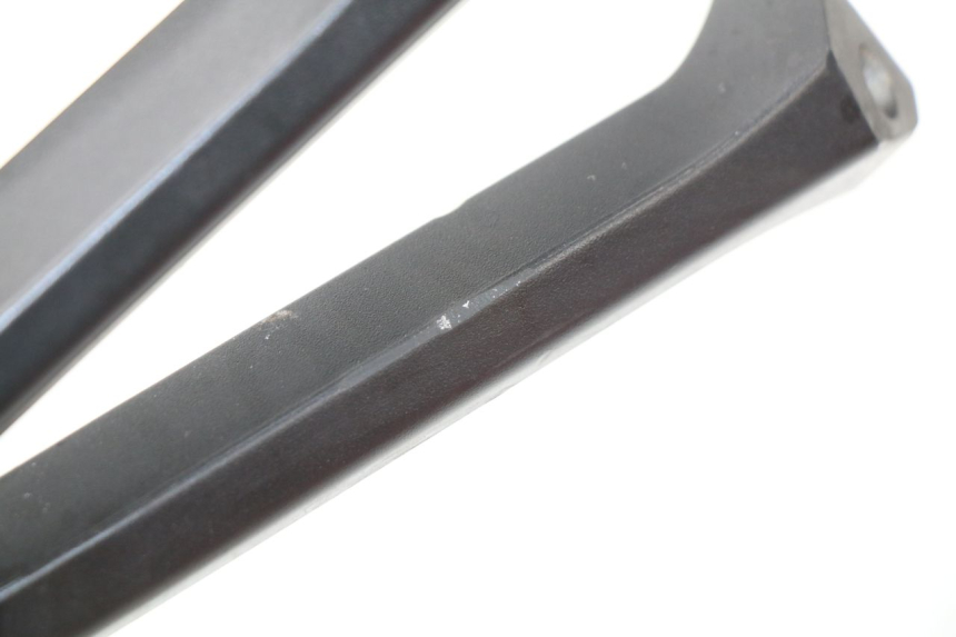 photo de SUPORTE DO DESCANSO DE PÉ TRASEIRO DIREITO SUZUKI GSX-R GSXR 750 (2011 - 2016) - Outro ângulo de visão