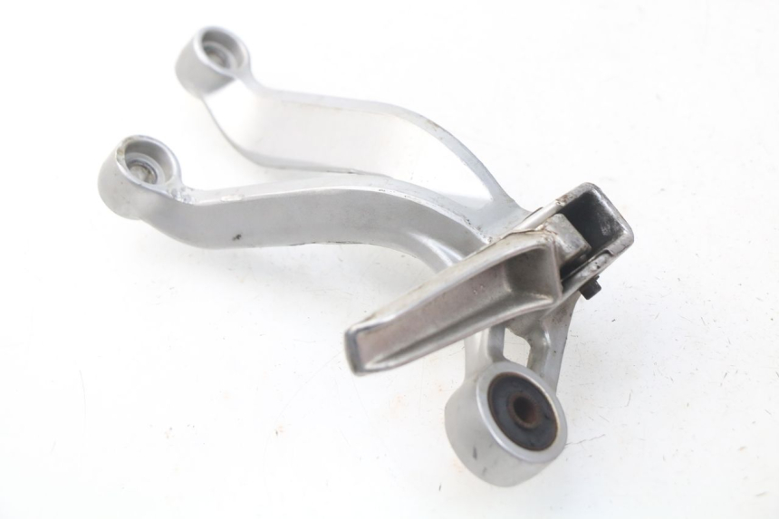 photo de SUPORTE DO DESCANSO DE PÉ TRASEIRO DIREITO SUZUKI GSX-R GSXR 600 (2001 - 2003) - Detalhe da peça