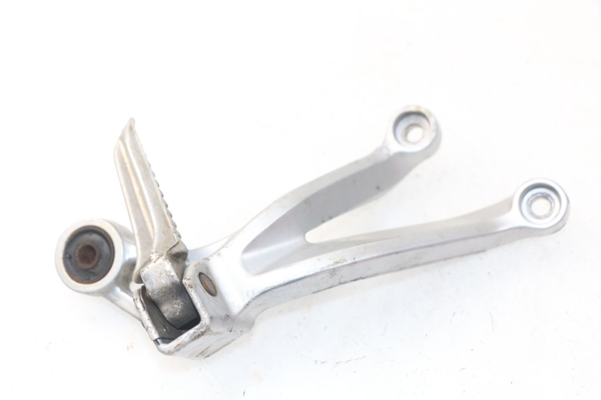 photo de SUPORTE DO DESCANSO DE PÉ TRASEIRO DIREITO SUZUKI GSX-R GSXR 600 (2001 - 2003) - Zoom do estado de desgaste