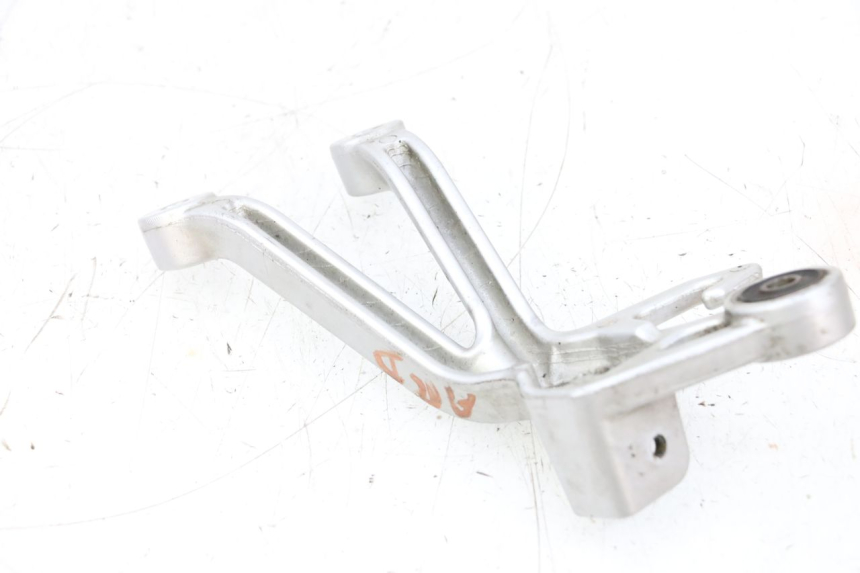 photo de SUPORTE DO DESCANSO DE PÉ TRASEIRO DIREITO SUZUKI GSXR GSX-R 1000 (2003 - 2004) - Zoom do estado de desgaste