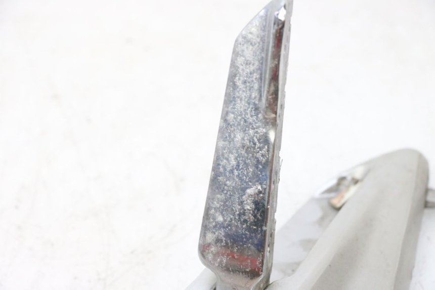 photo de SUPORTE DO DESCANSO DE PÉ TRASEIRO DIREITO JM MOTORS GTS 125 (2015 - 2019) - Detalhe da peça