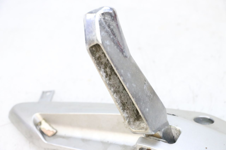 photo de SUPORTE DO DESCANSO DE PÉ TRASEIRO DIREITO JM MOTORS GTS 125 (2015 - 2019) - Zoom do estado de desgaste
