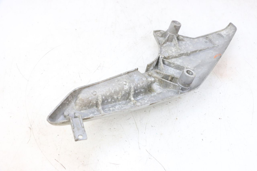photo de SUPORTE DO DESCANSO DE PÉ TRASEIRO DIREITO JM MOTORS GTS 125 (2015 - 2019) - Peça verificada