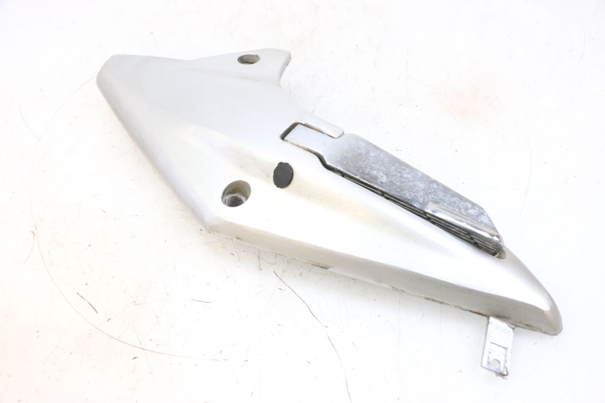 photo de SUPORTE DO DESCANSO DE PÉ TRASEIRO DIREITO JM MOTORS GTS 125 (2015 - 2019) - Marcações e referências