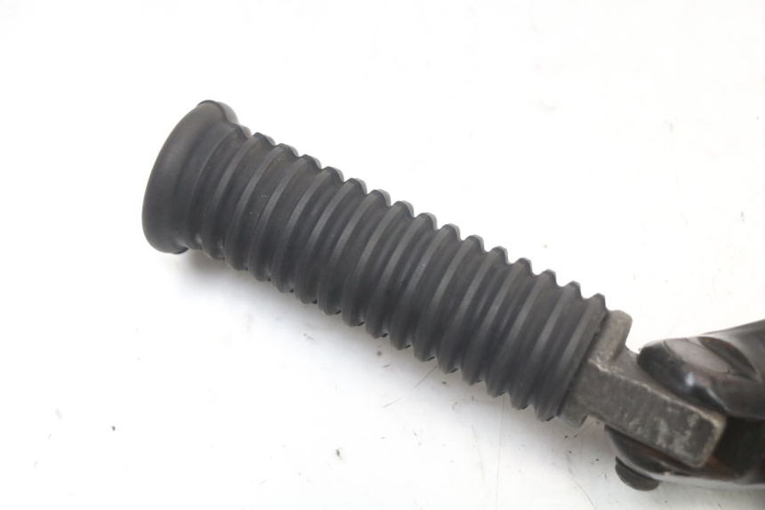 photo de SUPORTE DO DESCANSO DE PÉ TRASEIRO DIREITO HARLEY DAVIDSON SPORTSTER XL CUSTOM 883 (1999 - 2006) - Detalhe da peça