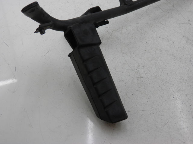 photo de SUPORTE DO DESCANSO DE PÉ TRASEIRO DIREITO HONDA FES PANTHEON 125 (2003 - 2007) - Ampliação técnica