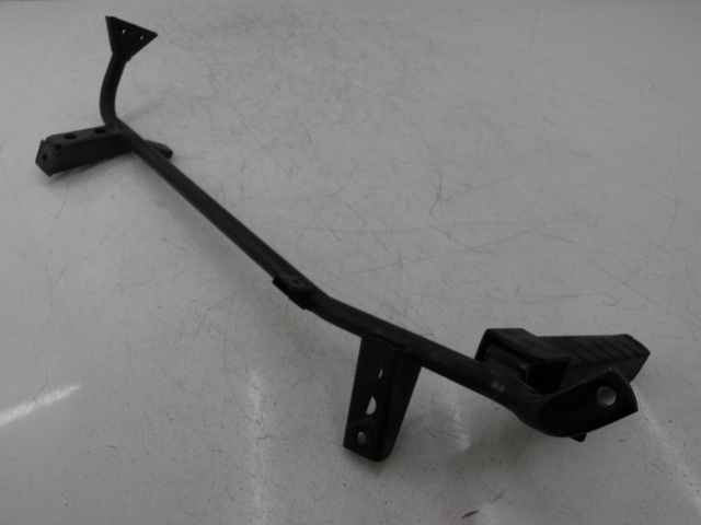 photo de SUPORTE DO DESCANSO DE PÉ TRASEIRO DIREITO HONDA FES PANTHEON 125 (2003 - 2007) - Pontos de fixação