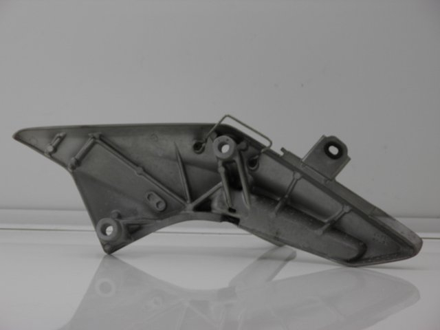 photo de SUPORTE DO DESCANSO DE PÉ TRASEIRO DIREITO HONDA FJS SILVER WING ABS 600 (2004 - 2007) - Zoom do estado de desgaste