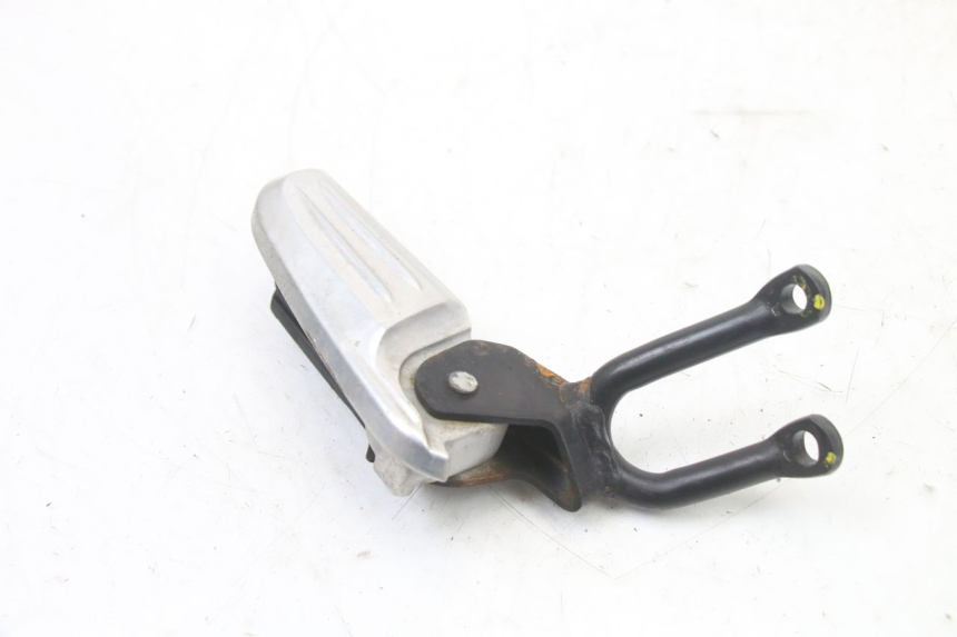 photo de SUPORTE DO DESCANSO DE PÉ TRASEIRO DIREITO HONDA PCX (JF57/JF64) 125 (2014 - 2018) - Detalhe da peça