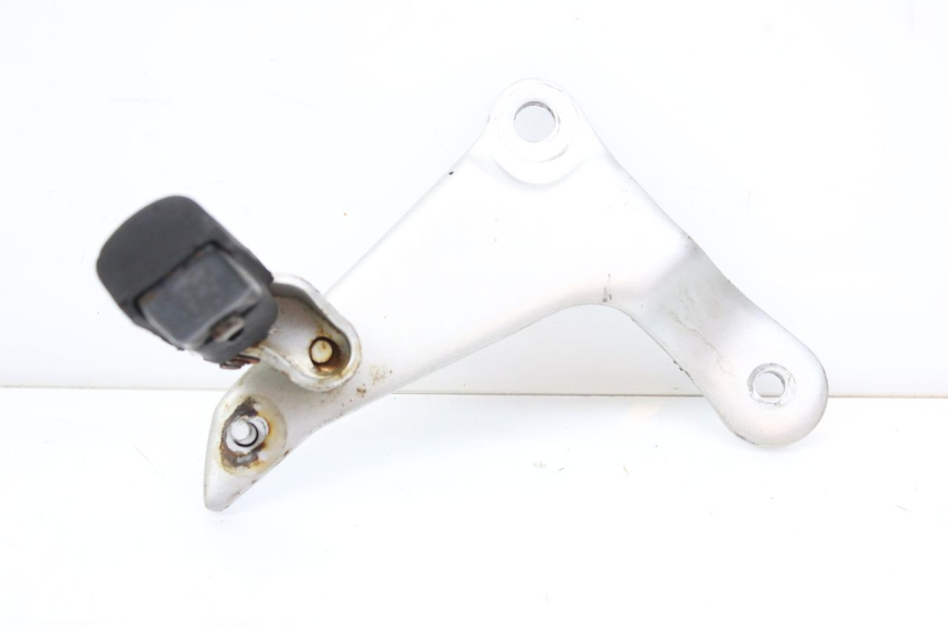 photo de SUPORTE DO DESCANSO DE PÉ TRASEIRO DIREITO SYM HUSKY 125 (1999 - 2005) - Vista principal