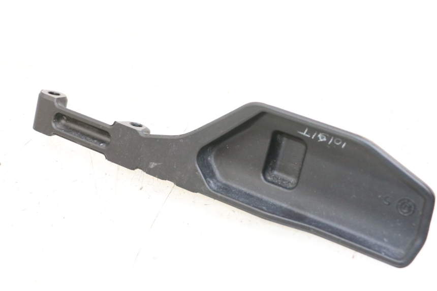 photo de SUPORTE DO DESCANSO DE PÉ TRASEIRO DIREITO HUSQVARNA SVARTPILEN 401 (2018 - 2023) - Detalhe da peça