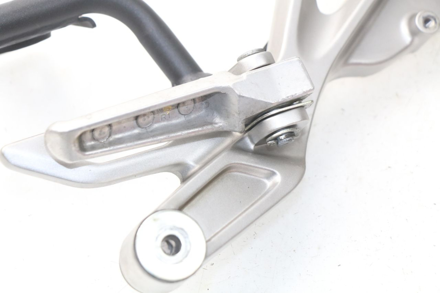 photo de SUPORTE DO DESCANSO DE PÉ TRASEIRO DIREITO HONDA INTEGRA NC D 750 (2016 - 2018) - Zoom do estado de desgaste